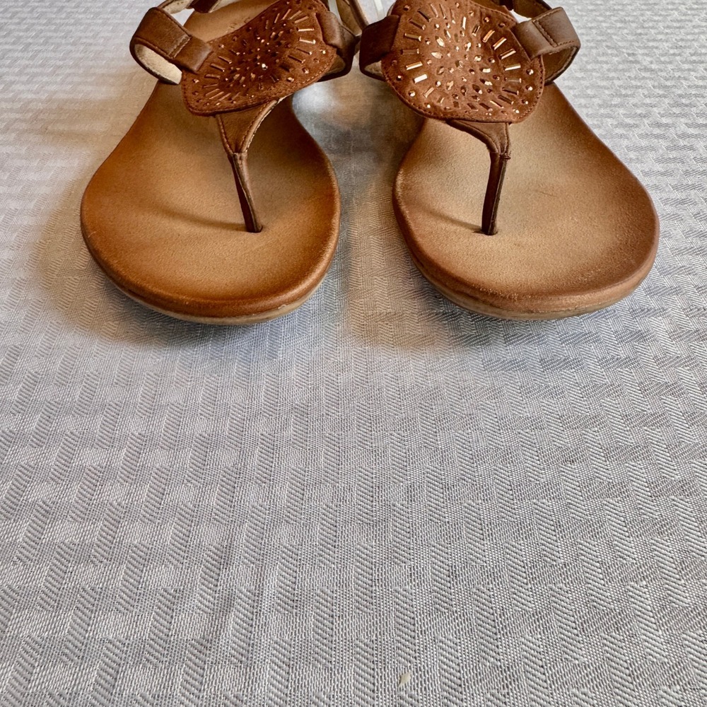 SOUL Naturalizer Brown Medallion Thong Sandals Boho Studded Slingback Womens - Picture 8 of 9